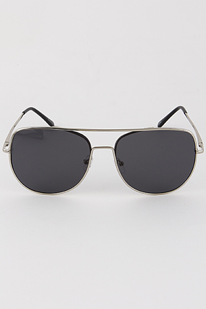 Trendy Yet Chic Solid Sunglasses SSA